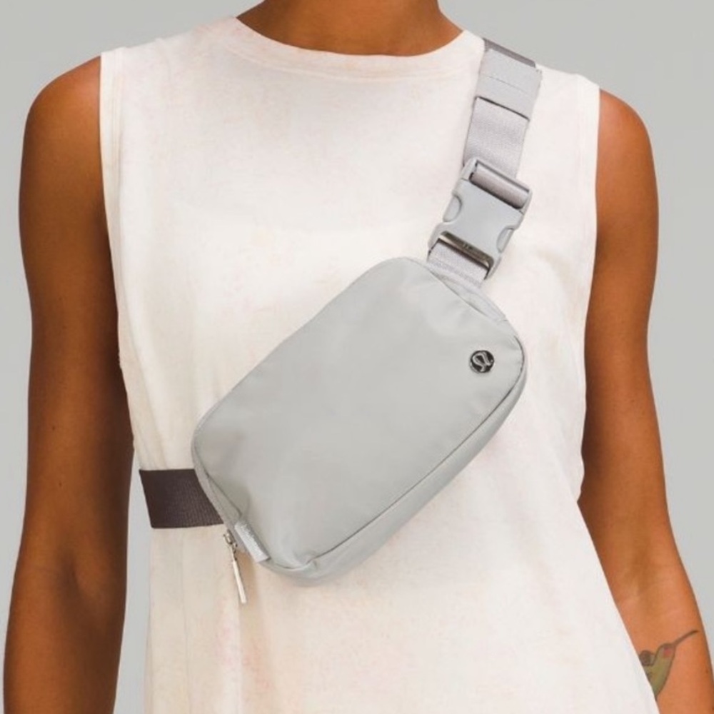 Lululemon Everywhere Belt Bag Crossbody - Color Silver Drop NWOT
